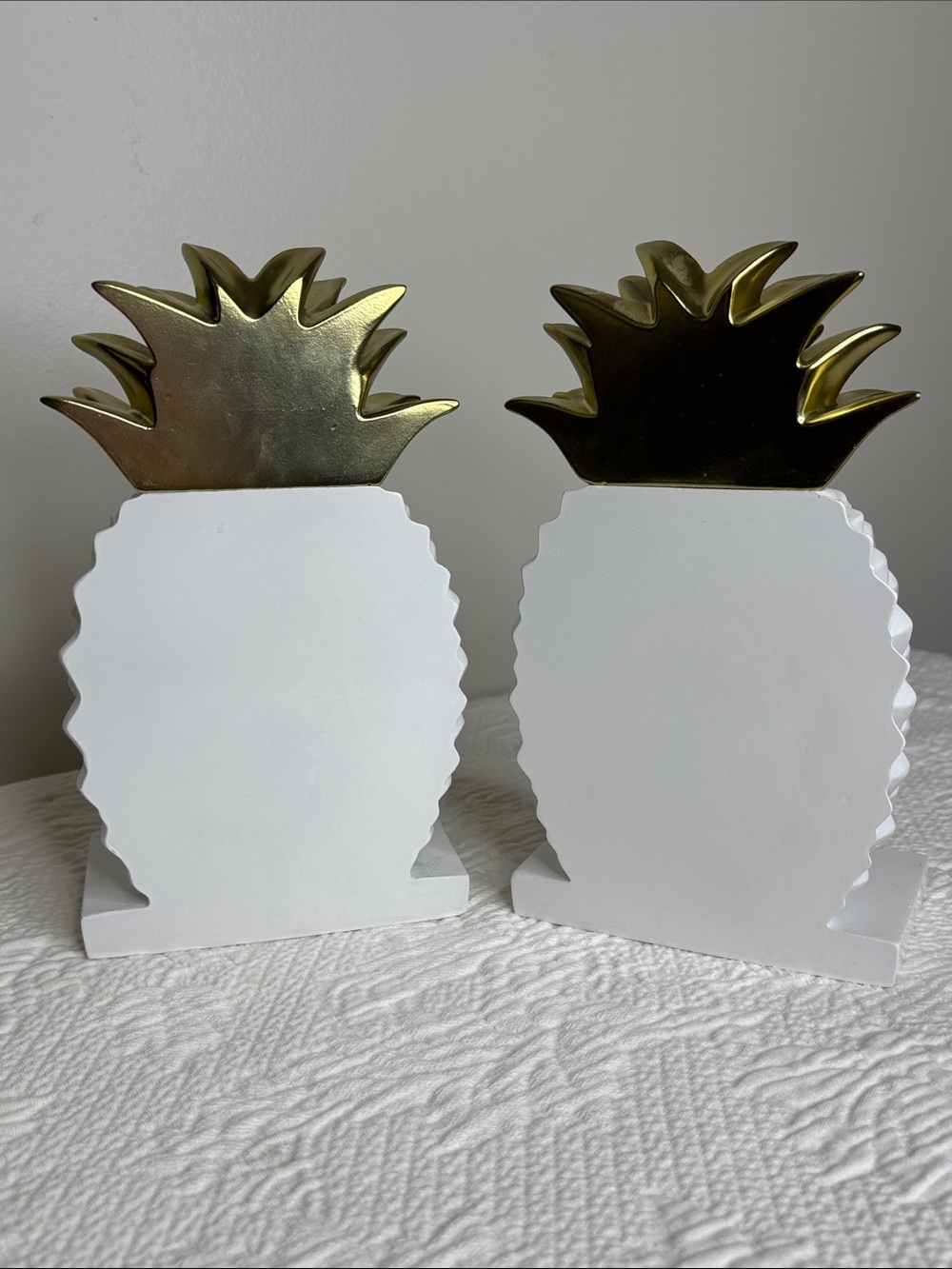 Gold & White Pineapple Sculpture Bookends - Decorative Home Accent - Picture 5 of 8